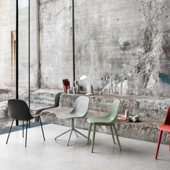 Muuto Fiber stol, snurrfunktion, grå