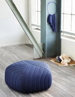 Muuto Five sittpuff/fotpall, mörkblå
