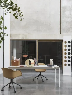 Muuto Leaf bordslampa, kopparbrun