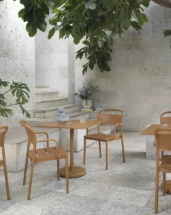 Muuto Linear Steel Café-bord 70 x 70 cm, burnt orange