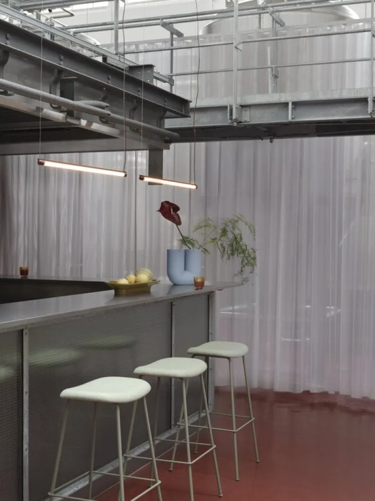 Muuto Mere skål, 51,5 x 21,5 cm, brungrön