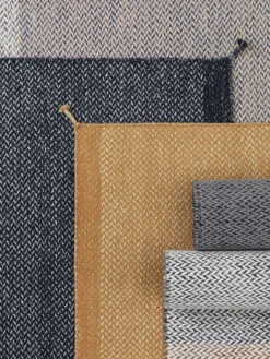 Muuto Ply matta, svart - vit