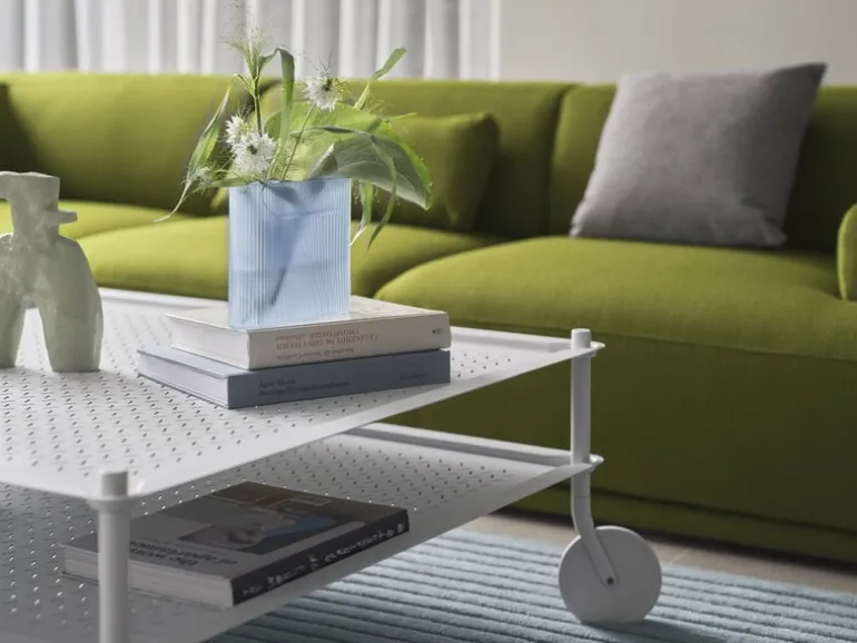 Muuto Ridge vas, 16,5 cm, ljusblå frostat glas