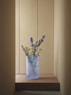 Muuto Ridge vas, 48,5 cm, ljusblå frostat glas