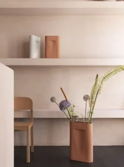 Muuto Ridge vas, liten, naturvit