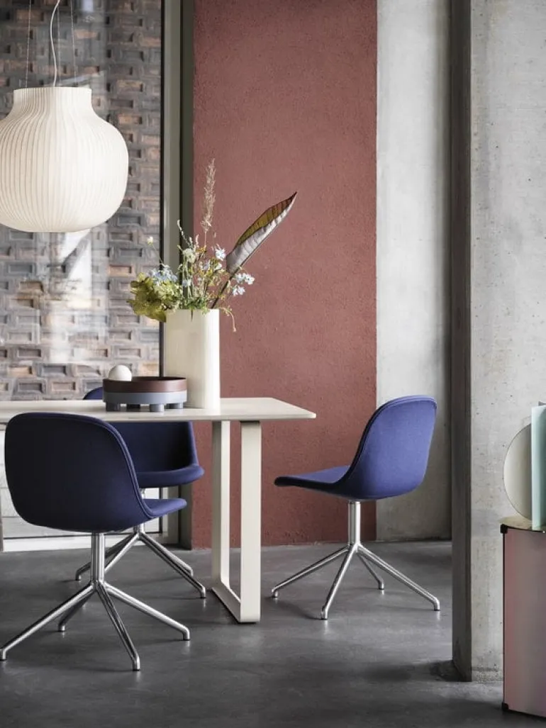 Muuto Strand stängd pendellampa, 60 cm