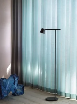 Muuto Tip golvlampa, svart