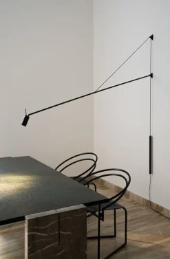 Nemo Lighting Swan vägglampa, svart