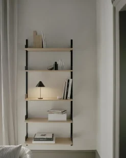 New Works Brolly bärbar bordslampa, svart stål