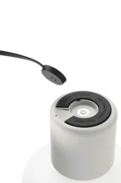 New Works Karl-Johan bärbar bordslampa, ljusgrå