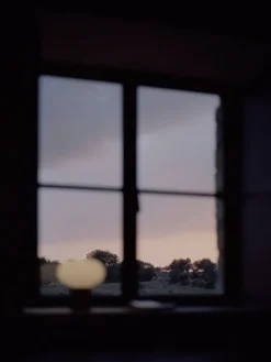 New Works Karl-Johan bärbar bordslampa, jordröd