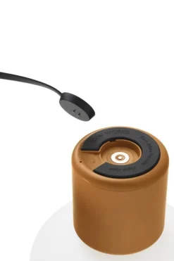 New Works Karl-Johan bärbar bordslampa, ockragul