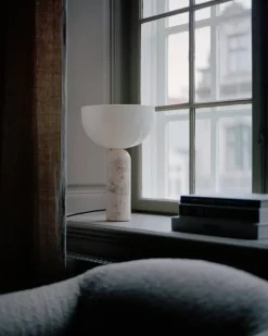 New Works Kizu bordslampa, stor, Kunis Breccia-marmor