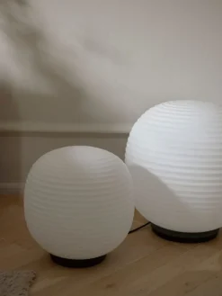 New Works Lantern Globe golvlampa, stor