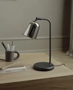 New Works Material bordslampa, rostfritt stål