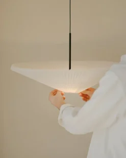 New Works Nebra pendellampa, liten, vit