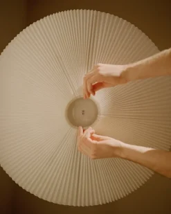 New Works Nebra pendellampa, liten, vit