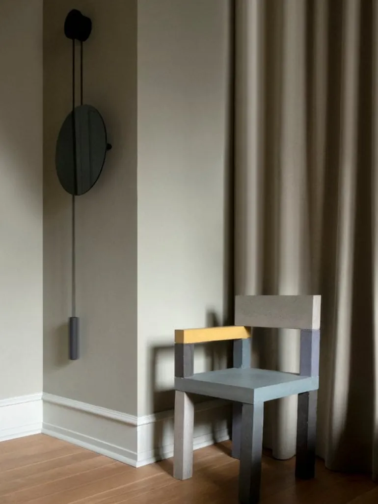 New Works Rise & Shine väggspegel, svart stål