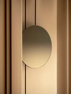 New Works Rise & Shine väggspegel, svart stål