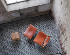 Nikari December stol, ek - konjaksfärgat läder