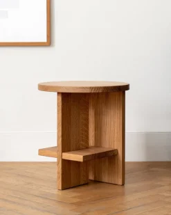 Nine Tee sidobord, runt, mattlackad ek