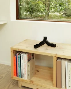 Normann Copenhagen Crooked Two, ljusstake, brons