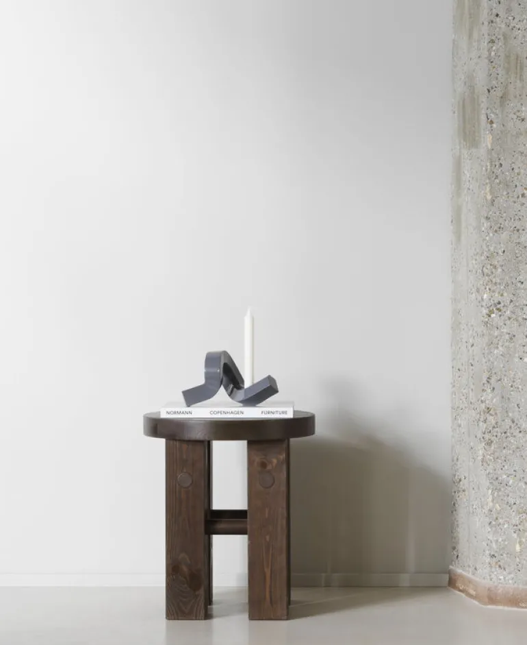 Normann Copenhagen Crooked One, ljusstake, grå