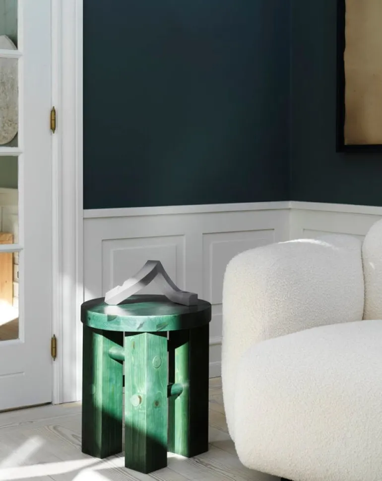 Normann Copenhagen Crooked Two, ljusstake, varmgrå