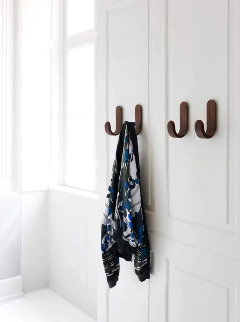 Normann Copenhagen Curve hook väggkrok, valnöt