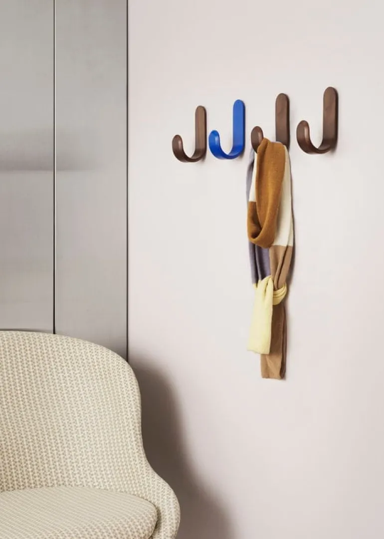 Normann Copenhagen Curve hook väggkrok, valnöt