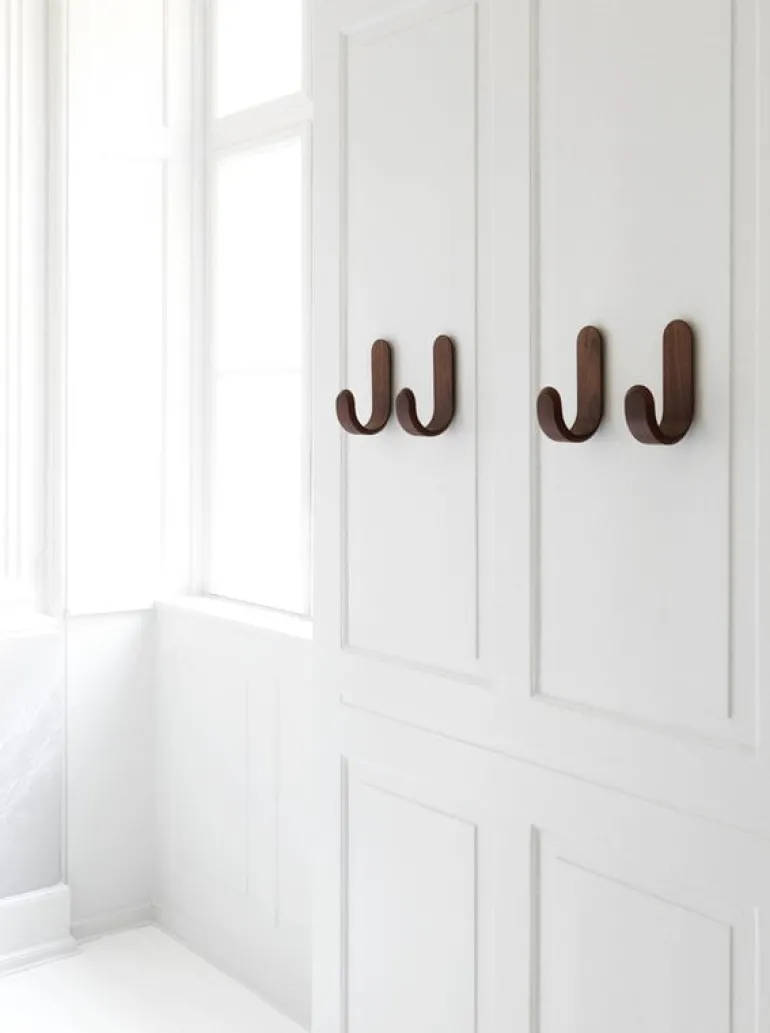 Normann Copenhagen Curve hook väggkrok, valnöt