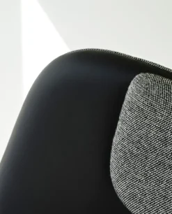 Normann Copenhagen Drape fåtölj, nackstöd, svart läder - Hallingdal 166 - svart