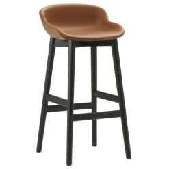 Normann Copenhagen Hyg barstol, 75 cm, svart ek - brandy läder Ultra
