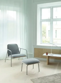 Normann Copenhagen Pad fotpall, grå stål - ek - Synergy LDS 16