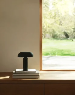 Normann Copenhagen Porta bärbar bordslampa, grön