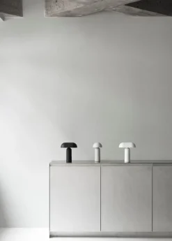 Normann Copenhagen Porta bärbar bordslampa, svart