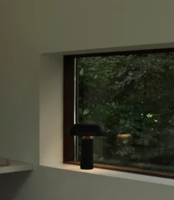 Normann Copenhagen Porta bärbar bordslampa, svart