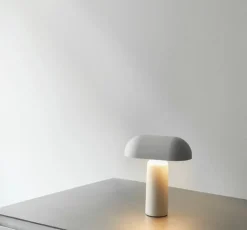 Normann Copenhagen Porta bärbar bordslampa, vit