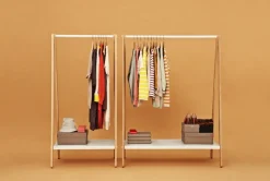 Normann Copenhagen Toj liten klädhängare, vit - ask