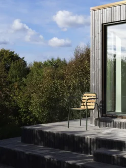 Normann Copenhagen Vig fåtölj, robiniaträ - mörkgrön