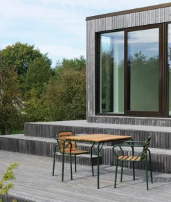 Normann Copenhagen Vig fåtölj, robiniaträ - mörkgrön