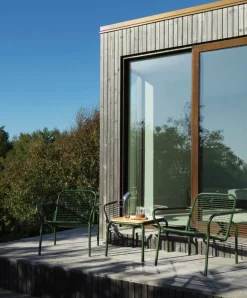 Normann Copenhagen Vig soffbord, 55 x 45 cm, robiniaträ - mörkgrön