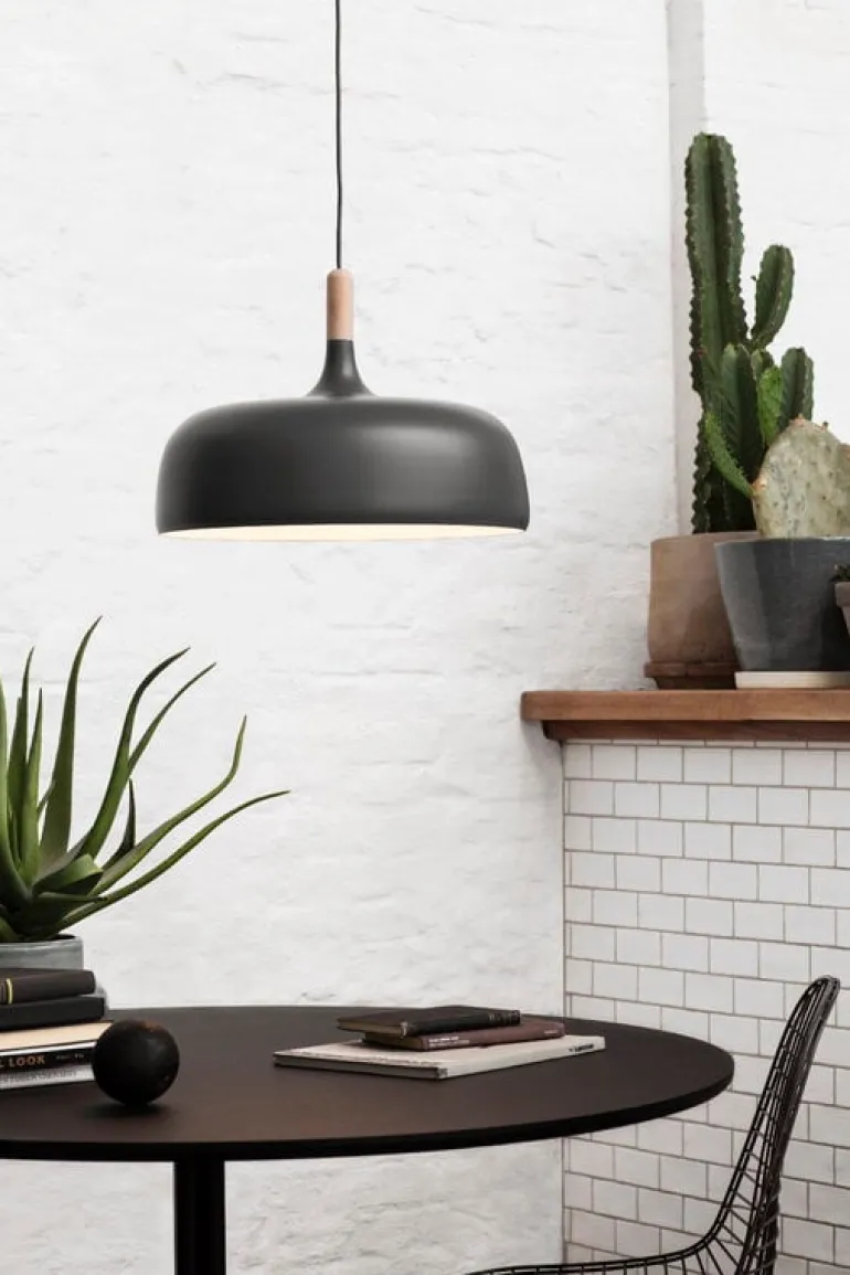 Northern Acorn taklampa, matt svart