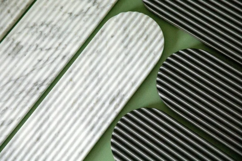 Northern Podium bräde, 40 cm, svart basalt