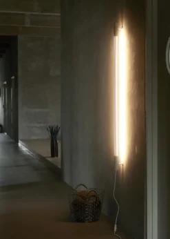 NUAD Radent vägglampa 135 cm, vit