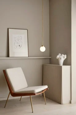 Nuura Apiales 1 hänglampa, borstad mässing - opalvit