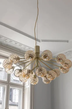 Nuura Apiales 18 pendellampa, brushed brass - optic gold