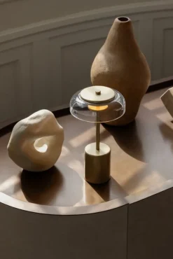 Nuura Blossi Mini bärbar bordslampa, nordisk guld - klar