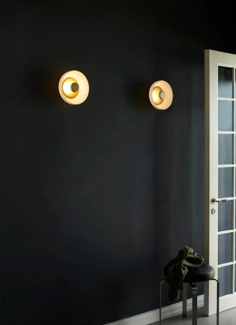 Nuura Blossi vägg-/taklampa, Nordic gold - opal