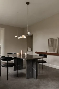 Nuura Florii 5 Linear pendellampa, mörk brons - vit